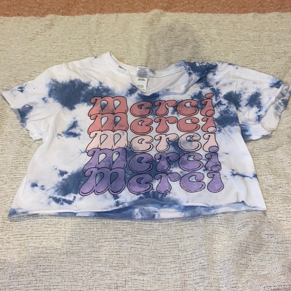 super cute gildan tye dye shirt